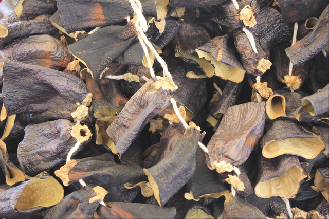 茄子干怎么做好吃，茄子干怎么做好吃法（三伏天多晒茄子干）