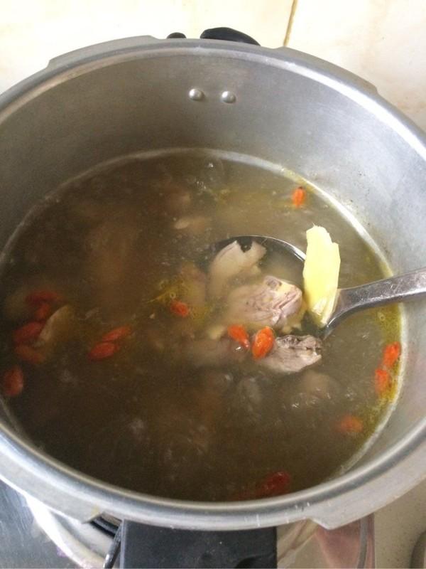 鸭子炖汤和什么一起炖最有营养，鸭子炖汤和白萝卜一起炖最有营养（外婆用了几十年的方法）