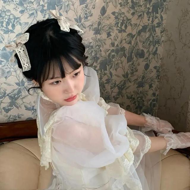 真人女头，微信头像，真人女头（我望着月亮）