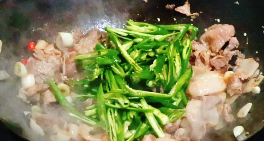 图片[4]-【辣椒炒肉】做法步骤图 香辣开胃又下饭 好吃-起舞食谱网