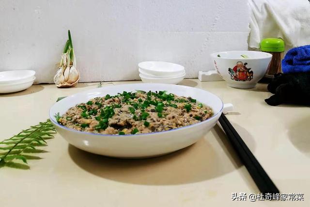 干煸头菜的制作方法，干煸头菜图片（米饭杀手之头菜蒸猪肉）