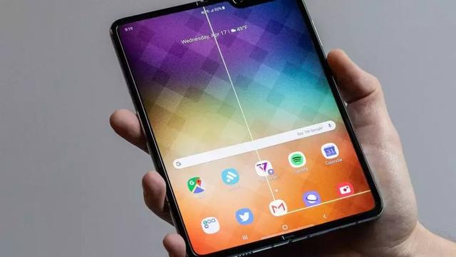 摩托罗拉aura，摩托罗拉经典款（口红造型、透明屏幕、伸缩镜头）