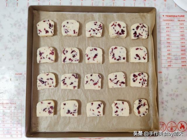 做蔓越莓饼干用什么粉，做蔓越莓饼干用什么粉最好（有面粉就能做甜点）