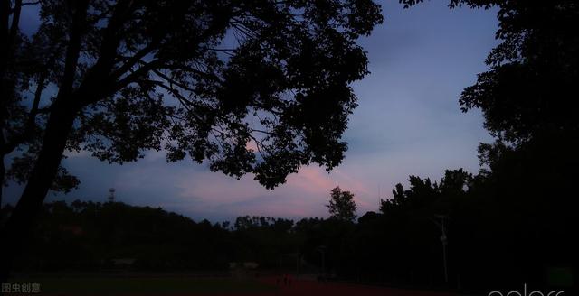 秋夜寄邱员外古诗，秋夜寄邱员外的古诗（秋夜寄邱员外<唐）