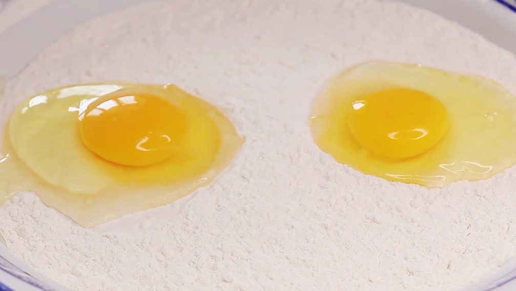 图片[2]-【葱花小油饼】做法步骤图 3分钟出锅 比油条香-起舞食谱网