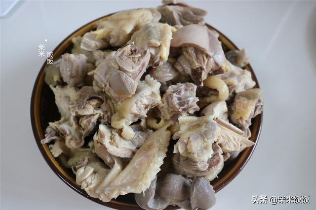 粉条炖土豆干的做法，粉条炖土豆的做法大全（一顿饭一个菜就够了）