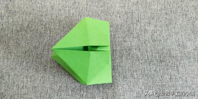 折青蛙怎么折简单又会跳，如何折会弹跳的青蛙（嘴巴会动的青蛙折纸）