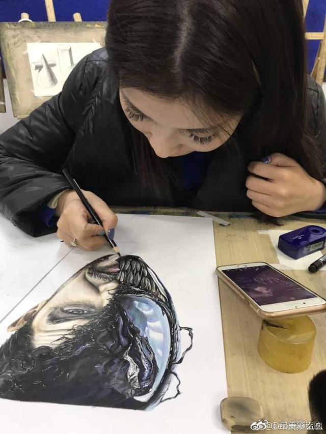 蜘蛛侠毒液怎么画，如何画毒液（最近迷上了彩铅画送给大家）
