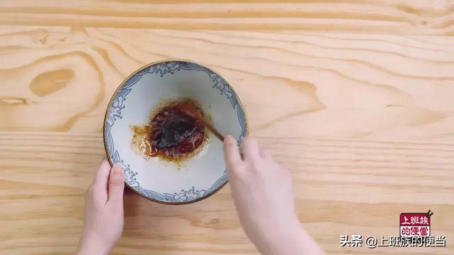 混沌的正确包法教程，馄饨的包法（3分钟教会你三种最简单的包法）