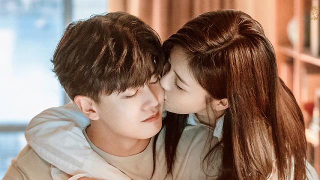 我和小鸭子学走路是什么儿歌，我和小鸭子学走路歌词（如果周生辰没有遇见时宜）