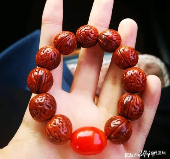 桃核手串的正确盘法（盘了8年的桃核）