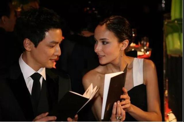 怎么撩喜欢的男生，怎么去撩一个女孩子（如何让一个男生喜欢上你）