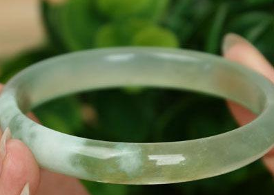 蓝田玉是什么玉，陕西蓝田玉都有什么玉（如何鉴别陕西蓝田玉的真假）