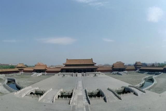 天安门城楼多高，国旗杆高度是多少米（天安门，天知地知，我知你知吗）