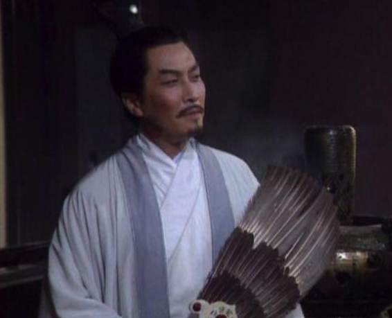 赤壁之战的故事，三国赤壁战役故事（刘备被曹操围攻孙权出手相救）