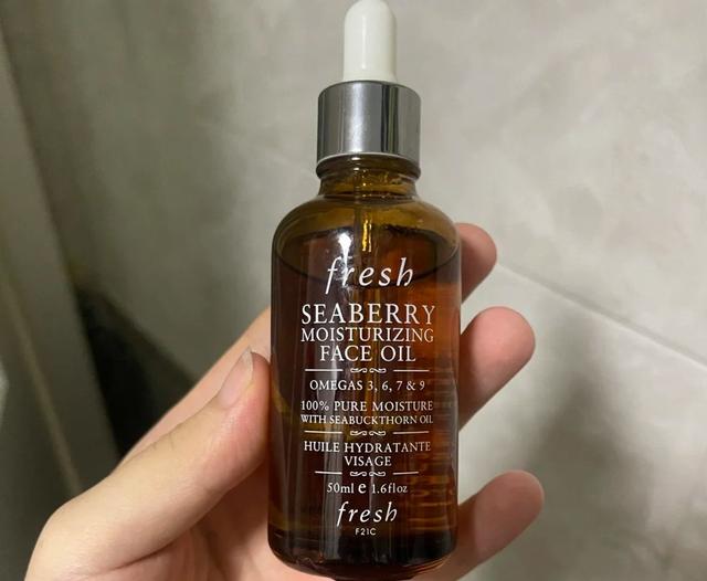 霍霍巴油适合什么年龄段.，霍霍巴油贵吗（4款适合秋冬的“贵价”精华油）