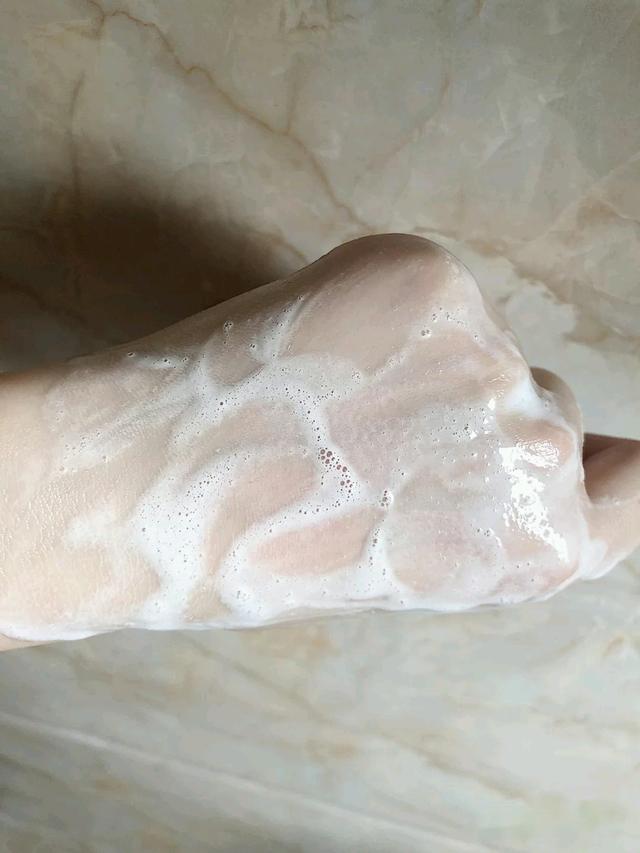 花印洗面奶是氨基酸吗，花印氨基酸洗面奶成分（适合油皮的4款洗面奶）