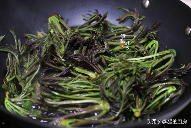 香椿叶子老了能吃吗，老香椿叶的腌制方法（85岁奶奶教我保留香椿的做法）