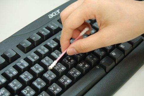 电脑键盘清洁方法，电脑键盘的清理方法（小芯机：键盘清理方法知多少）