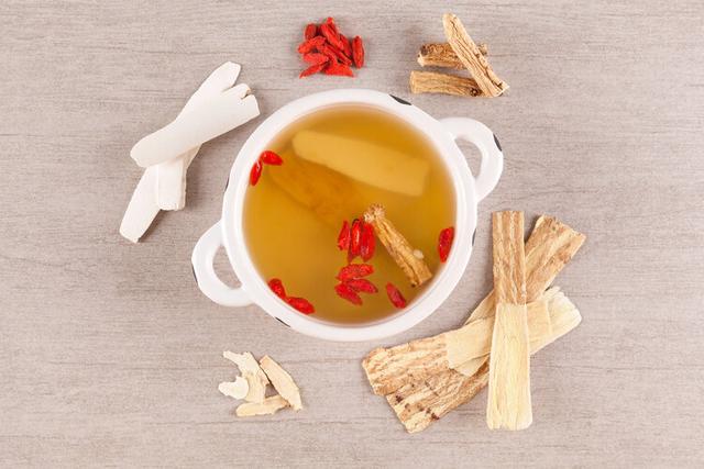 枸杞补什么，男人喝枸杞水能提高性功能吗（3件好事即将发生在你身上）