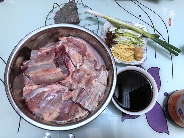 怎样做酱牛肉好吃又嫩，记住“1腌2泡”的窍门