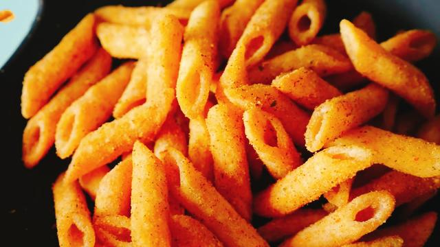 意大利通心粉，意大利通心粉图片（巧用意大利通心粉做个美味小零食）