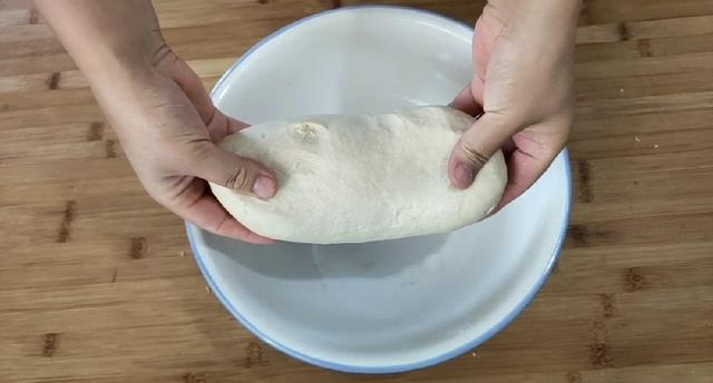 如何发面烙馅饼，馅香喧软放三天也不会硬