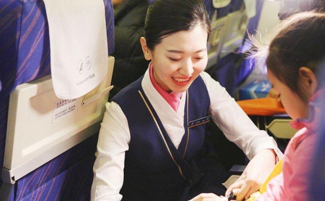 儿童买飞机票的标准，儿童买飞机票的标准是（带宝宝乘飞机有哪些注意事项）