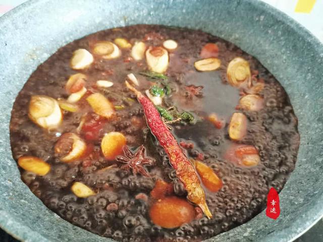 酥鱼的做法和配料，酥鱼的做法和配料炸鱼起（鱼刺变得绵软不必吐剌了）