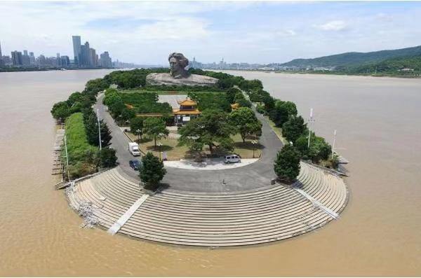 湖南旅游景点排名前十，湖南旅游十大必去景区有哪些（湖南旅游必去的十大景点）