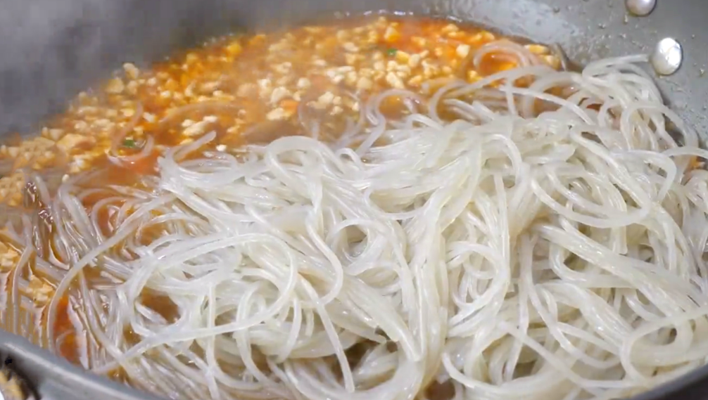 图片[4]-【韭菜肉末粉条】做法步骤图 开胃解馋又下饭 一看就会做-起舞食谱网