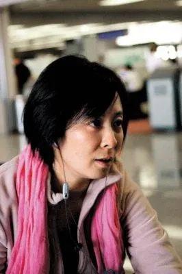 周星驰的老婆叫什么，他是周星驰电影的小人物（谁是周星驰的老婆）