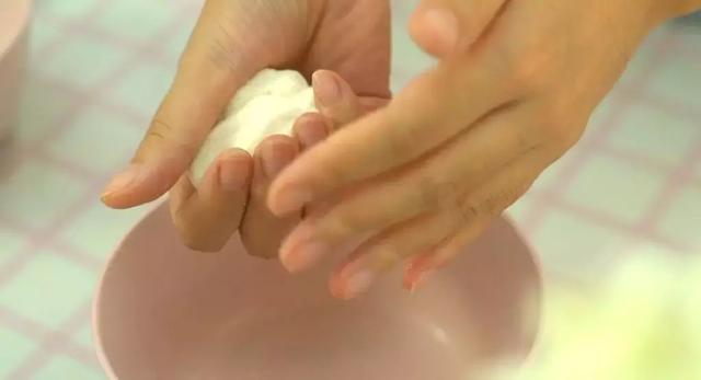 藕粉怎么吃最好吃，藕粉应该怎么吃（藕粉别再冲水喝了）