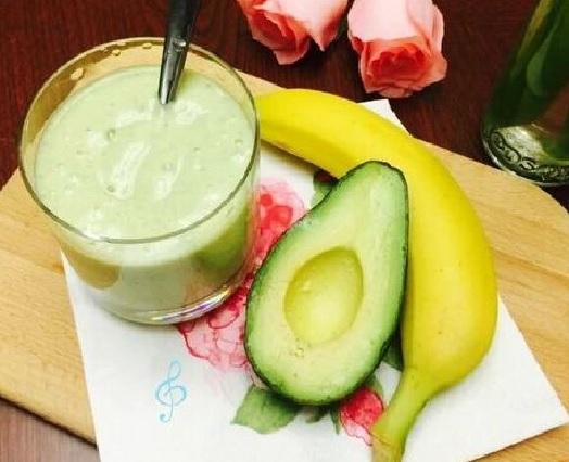 牛油果怎么看熟不熟，牛油果是什么样的图片（为什么牛油果不好吃还巨贵）