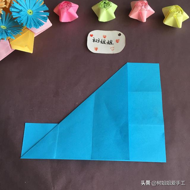 手工折爱心折法，手工折爱心教程（实用折纸：双爱心书签）