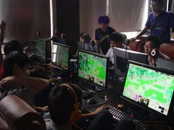 魔兽世界和魔兽争霸有什么区别，魔兽世界和魔兽争霸的区别（玩了3天《魔兽争霸3）