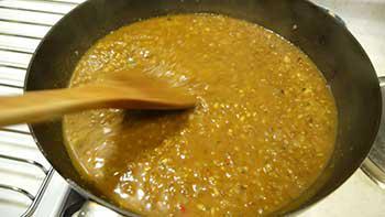 咖喱是什么东西，咖喱粉是用什么材料做成的（印度人为啥那么喜欢吃咖喱）