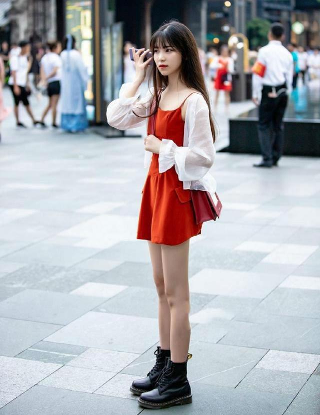 如何搭配职业装，职业装怎样搭配（搭配上都要注意以下2点）