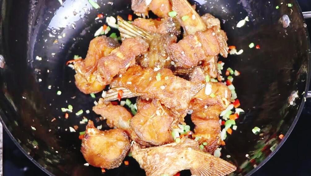 圖片[6]-【椒鹽魚骨】做法步驟圖 一手魚骨 一手啤酒太爽了-起舞食譜網