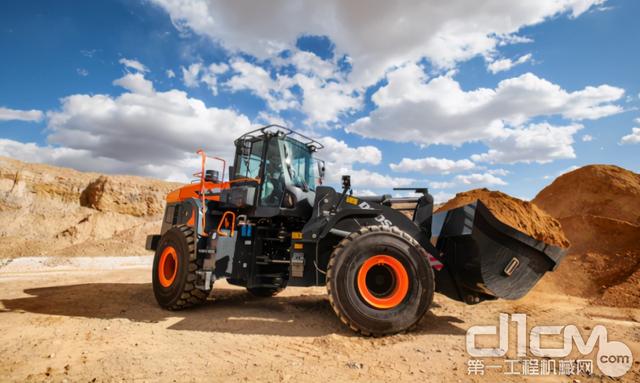 特大型铲车型号，小型铲车型号（斗山新型DL-7系列轮式装载机出击美国市场）