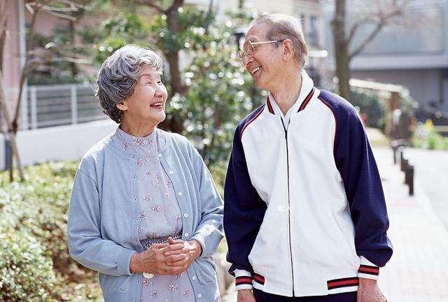 丧偶再婚算二婚吗，八字二婚命离婚再复婚算是二婚吗（据研究：刚丧偶的老年人）