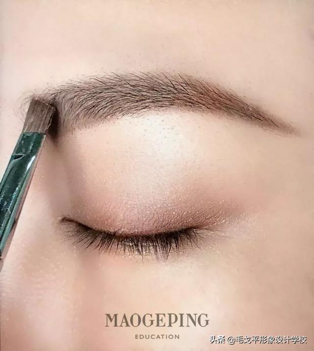 怎么修眉毛，怎样修眉毛好看又自然（超详细修眉画眉教程）
