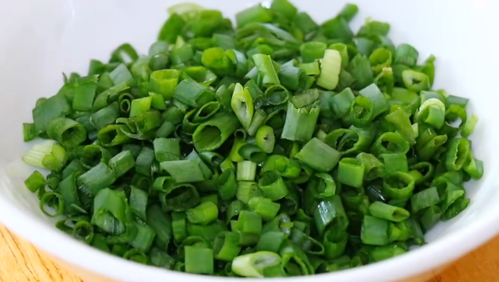 图片[3]-【香葱花卷】做法步骤图 柔软多层 比油条还要好吃-起舞食谱网