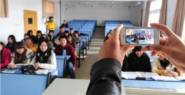 现在大学都是怎样花式点名的，大学点名的好处（大学老师们的“花式点名”手段）