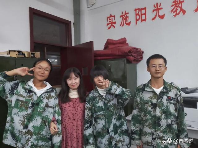 总裁的替身前妻冠华居燕子717微博，燕子712原创歌曲（晋城一中学子接力传承继续一中执教）