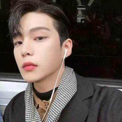 男头。忘掉种过的花，微信头像，男头。忘掉种过的花，重新开始。（“其实我不太懂喜欢）