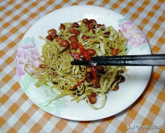 干豆腐丝怎么炒，葱油干豆腐怎么做（家常炒豆腐丝）