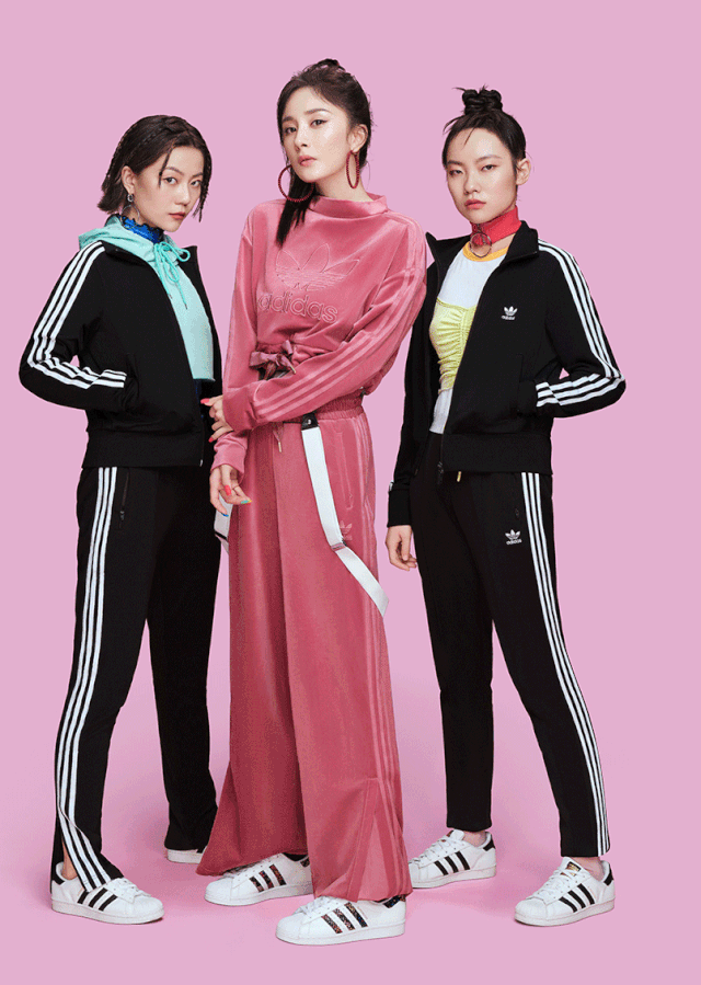 阿迪达斯标志图片，阿迪达斯旗下品牌有哪些logo（Adidas用了48年的三叶草LOGO）