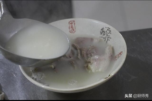 羊汤馆做汤方法，羊汤怎么熬才能汤鲜味美不膻不腻