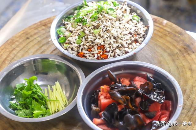 豆腐丸子的家常做法，家常自制肉丸子的做法（随便一煮根本不会散）